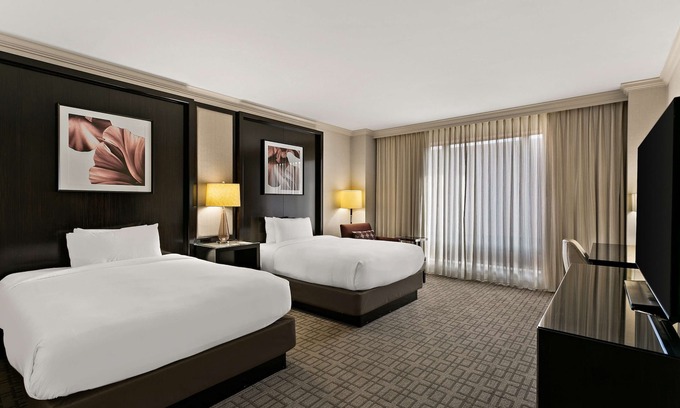 Downtown Baltimore Hotel | Luxurious Staycation Spot in the Heart of Baltimore! Indoor Pool, Pets Allowed!