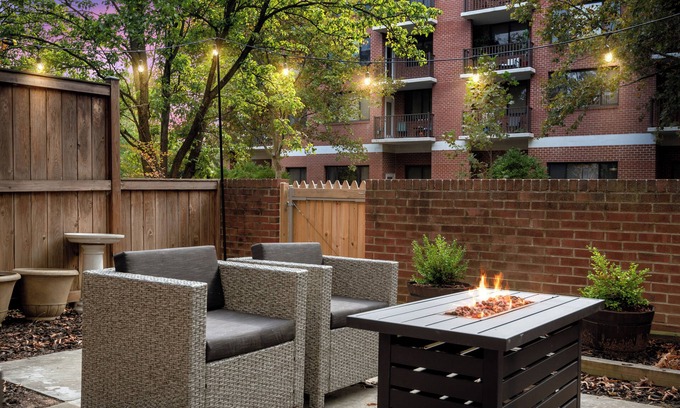 Ballston House | Luxurious Townhome ★ Heart of Arlington ★ Family-Friendly