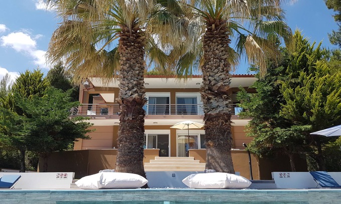 Kriopigi Villa | Luxurious Villa Anna Maria