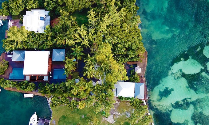 Baie-Mahault Villa | Luxurious villa on a private island