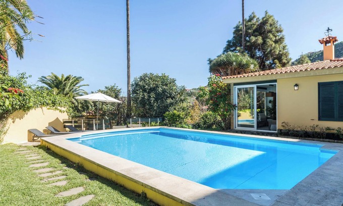 Santa Brigida Villa | Luxurious Villa "Las Hortensias" with Private Pool, Garden & Wi-Fi