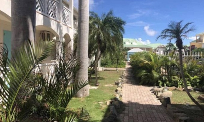 Orient Bay Apartment | Luxurious waterfront Grand T3 on the beach of Orient Bay, swimming pool