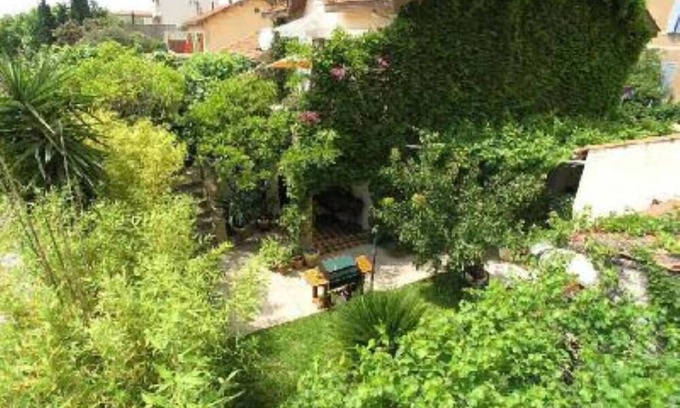 Toulon Apartment | luxurous apartment in a House with character