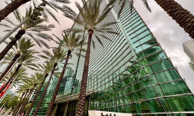Brickell Condo | Luxury 1-bedroom in Hotel AKA Brickell Residence