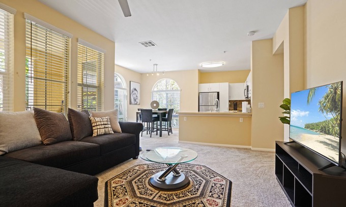 Anaheim Resort Apartment | Luxury 2-BD/BA Apt! 5 Mins to Disney ! Angel Stadium! Honda Center! The Outlets!