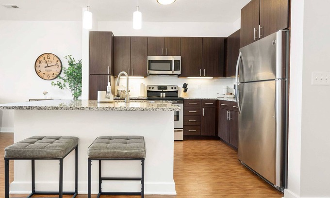 Grandview Heights Apartment | Luxury 2-Bed in Grandview