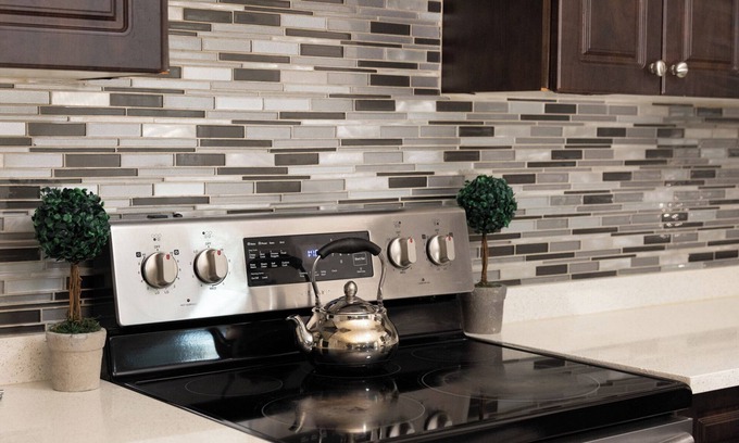 Newton House | Luxury 2 Bedroom Surrey Basement Suite, Sleeps 6