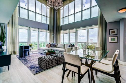 Coconut Grove Apartment | Luxury 2-story Penthouse located in Coconut Grove Hotel-includes Parking