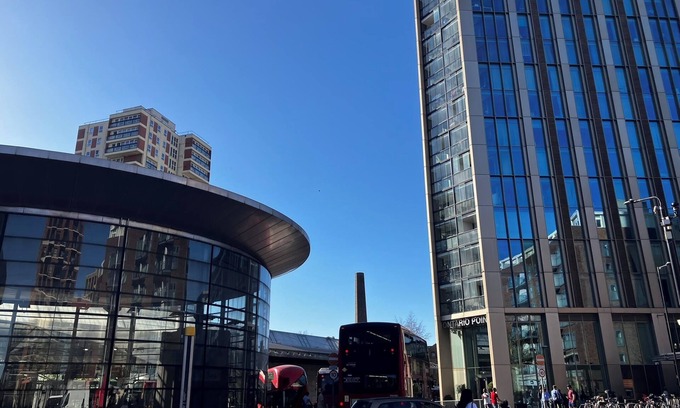 Rotherhithe Apartment | Luxury 2BR/2BA near Tube: Panoramic London Bridge Views