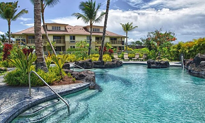 Waikoloa Condo | Luxury 2BR/2BA penthouse, Walk to beach