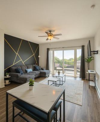 Glen Iris Apartment | Luxury 2BR Condo Steps from UAB Campus 5a