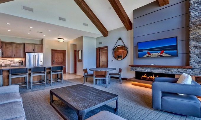 Lakeside Park Condo | Luxury 2Br Residence steps from Heavenly Village & Gondola by RedAwning