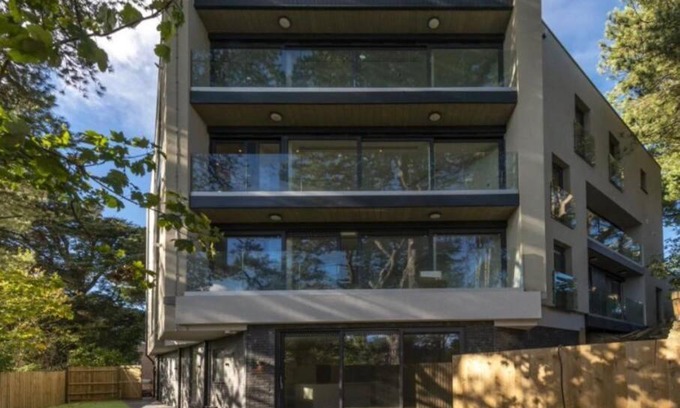 Sandbanks Apartment | Luxury 3 bed flat with large terrace, sea views and hot tub