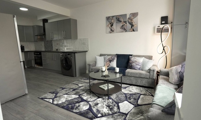 Willenhall House | Luxury 3 bedroom house in wolverhampton