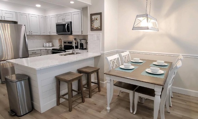 Myrtle Beach Condo | Luxury 3BR/2.5BA Condo Just 73 Steps to the Beach