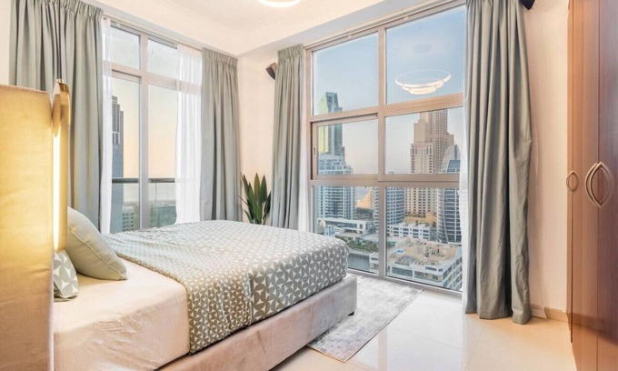 Jabal Ali 2 Apartment | Luxury 3BR Condo w Dubai Marina's best View