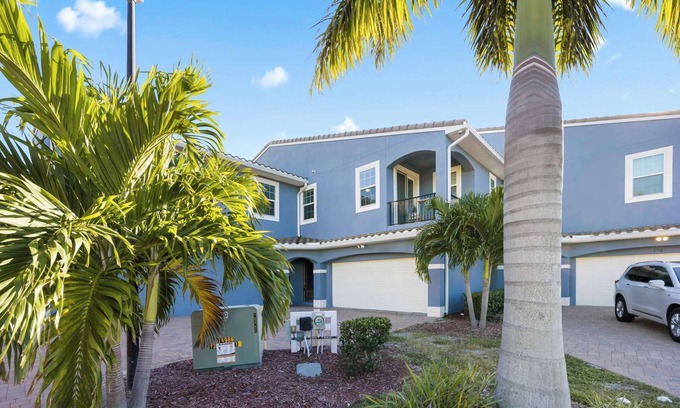 Ocean Side Village House | Luxury 3BR Townhome: Walk to Beach + Pool Access!