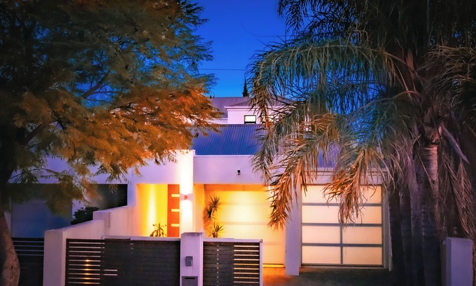 Parkside House | LUXURY- 4 BEDROOM 2 BATHROOM home-UNLEY- Brilliant Location close to city