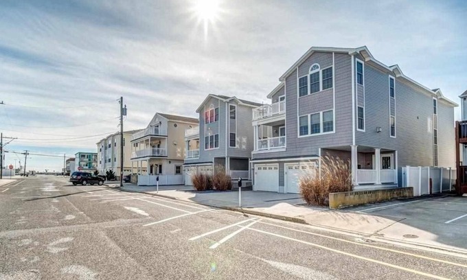 Wildwood Condo | Luxury 4 Bedroom Condo Just 1 Block from Beach, Boardwalk and Convention Center