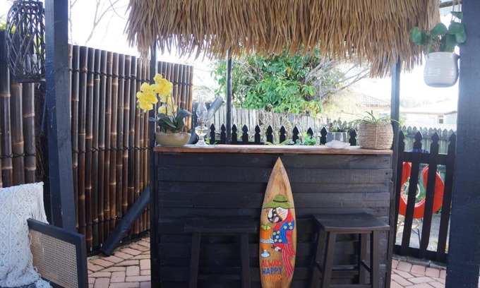 Bargara House | Luxury 4 Bedroom Home with Pool & Games Room Bar