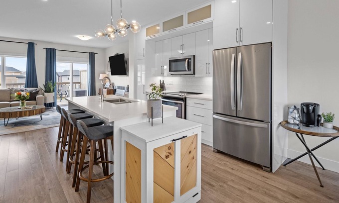 Halifax House | ☆ Luxury 4 Bedroom ☆Netflix Cable