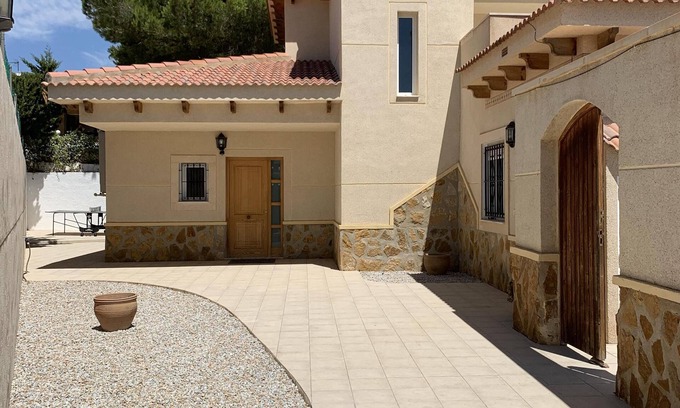 Pinar de Campoverde Villa | Luxury 4 bed private villa with heated swimming pool