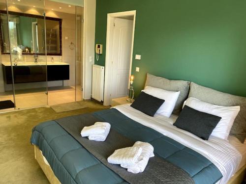 Khalandrion Apartment | Luxury 4BR with 3 Bathrooms Apartment in Marousi