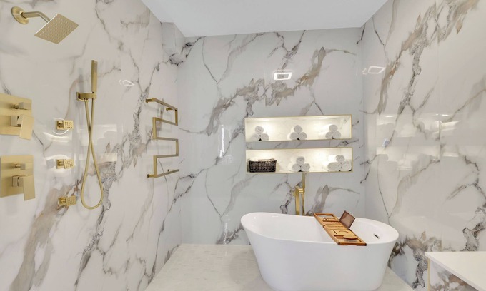 Whitewater Creek House | Luxury 5,500 sq ft Retreat, 2 Private MasterWings, Theater, Gym & Chef’s Kitchen