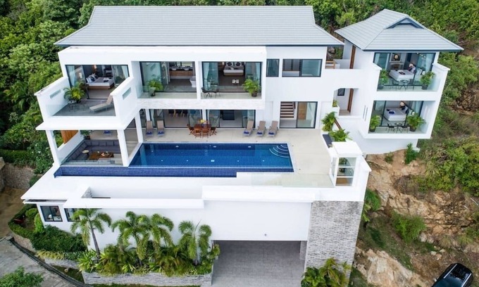 Moo 5 Villa | Luxury 5 Bedroom Villa w Infinity Pool