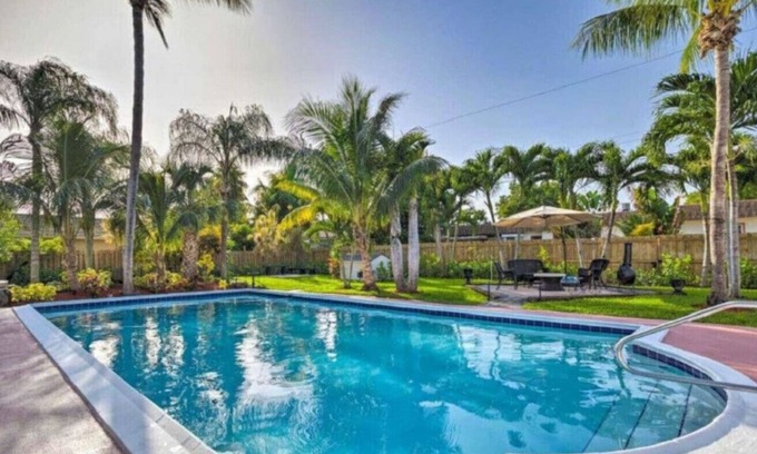 Boynton Beach House | Luxury 7 Bedroom 5 Bath Mini Resort with Pool in Backyard Tropical Paradise!