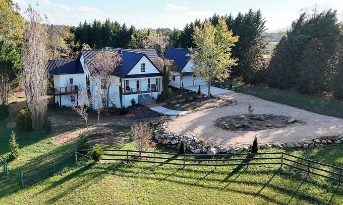 Mill Spring Other | Luxury 7BR Equestrian Estate Farmhouse Near Tryon Equestrian Center/Lake Lure