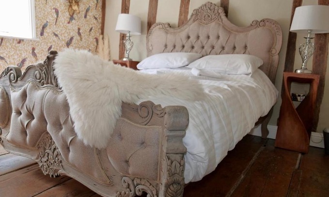 Saffron Walden House | Luxury 8 Bed Manor House Hot Tub Cinema Room SkyTV