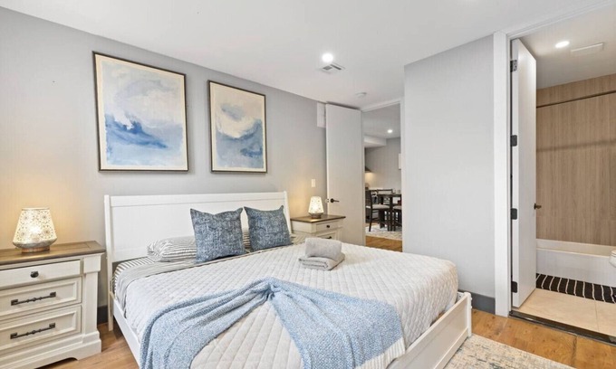 The Heights Apartment | Luxury and Chic 2BR/2BA Apt just Minutes to NYC & Hoboken