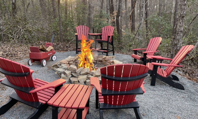 Lake Lure Cabin | Luxury and Comfort in Lake Lure~Hot Tub~Fire pit