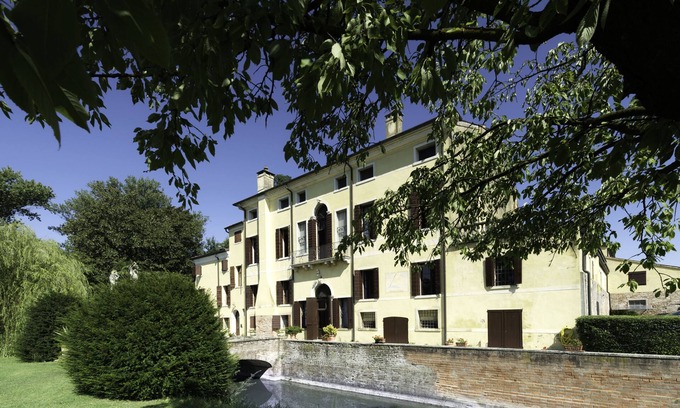Vigonza Apartment | Luxury apartment in ancient Villa Veneta with pool