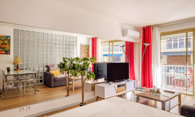 Prado - Republique Apartment | Luxury apartment in Cannes – Ideal for a relaxing getaway