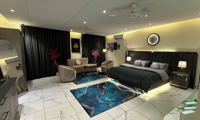 Bahria Town Apartment | Luxury Apartment in Gulberg City Center Views