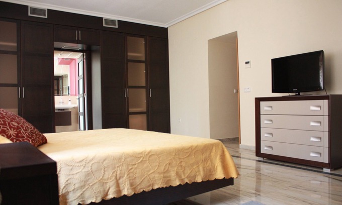 Plasencia Apartment | Luxury apartment of 250 meters in the center of Plasencia of large spaces.