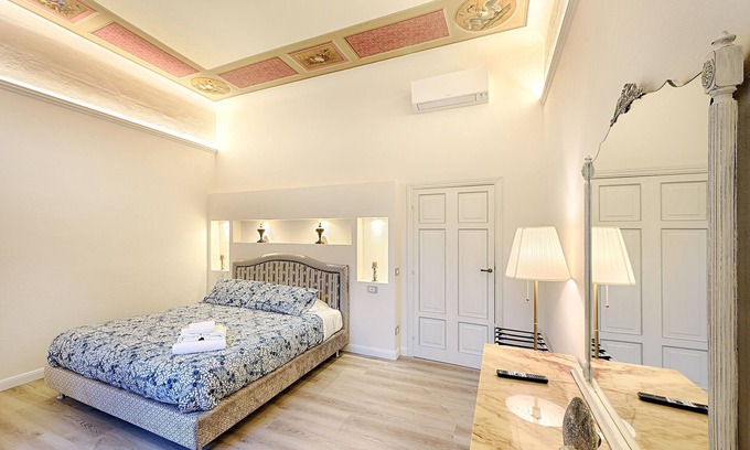Siena Historical Center Apartment | Luxury apt next to the square