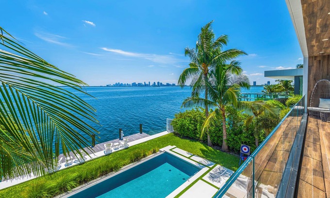 North Bay Village Villa | Luxury Bayfront Villa with Pool: New Construction