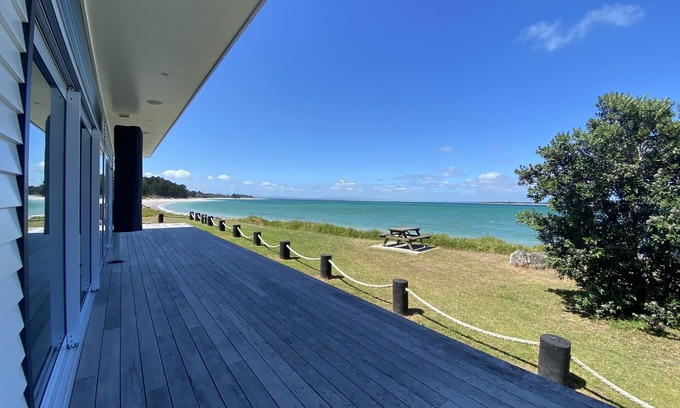 Rangiputa House | Luxury Beachfront Bach for the Whole Family