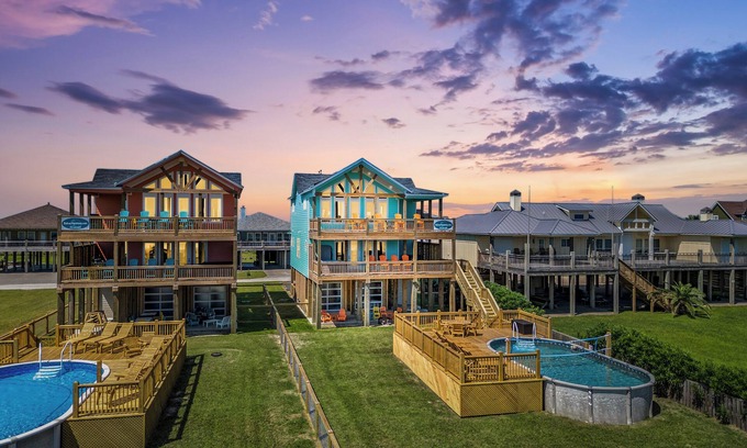Crystal Beach House | Luxury Beachfront Escape | 2 Homes, Pools & Hot Tubs