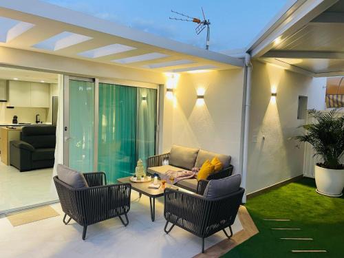 Playa del Ingles Apartment | Luxury Bungalow"Julia"with private Whirlpool by SunHousesCanarias