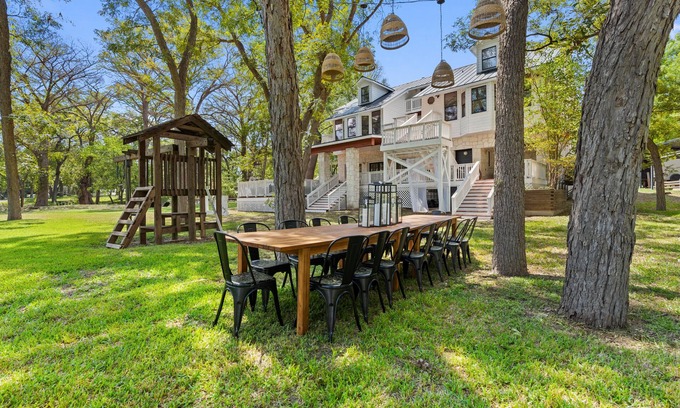 Seguin Villa | Luxury by the Lake - English Villa - Sleeps 23