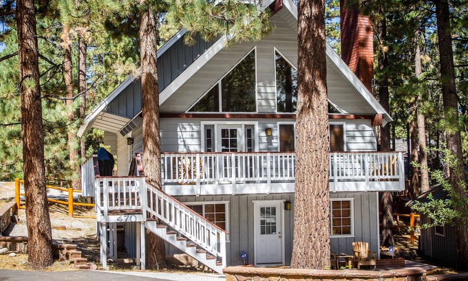 Fox Farm House | Luxury Cabin - Prime Location