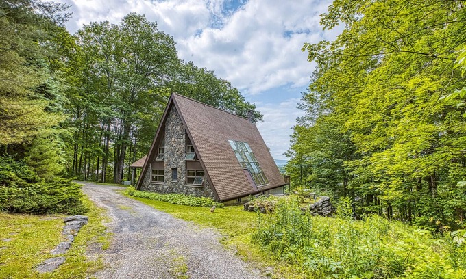 Lenox Ski Chalet | Luxury Cabin Winter Views & Deck besides Kennedy Park, Walk to Lenox.