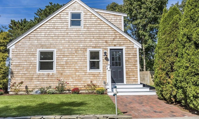 Yarmouth Port House | Luxury Cape Cod retreat - 5min to beach!