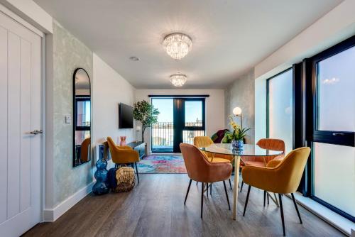 Vauxhall Apartment | Luxury City Escape - Brand New Stylish 2 Bedroom Apartment with Parking