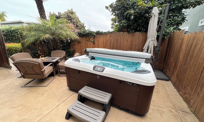 Downtown Condo | Luxury Condo, Private Patio With Firepit, Hot Tub & BBQ
