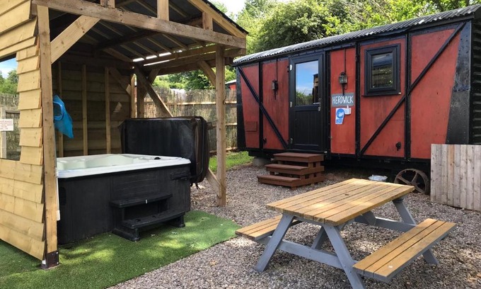 Longtown Apartment | Luxury cosy carriage with electric private hot tub